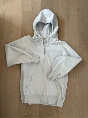 Aritzia - TNA Cozy Fleece Boyfriend Zip Hoodie in Light purple/light blue